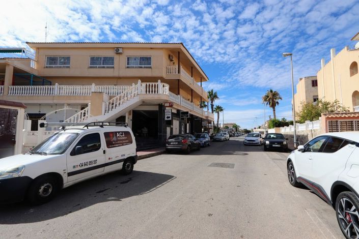 Image No.28-3 Bed Townhouse for sale