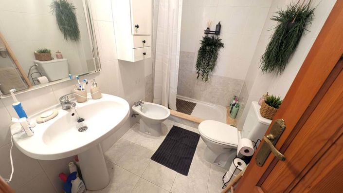 Image No.13-3 Bed Townhouse for sale