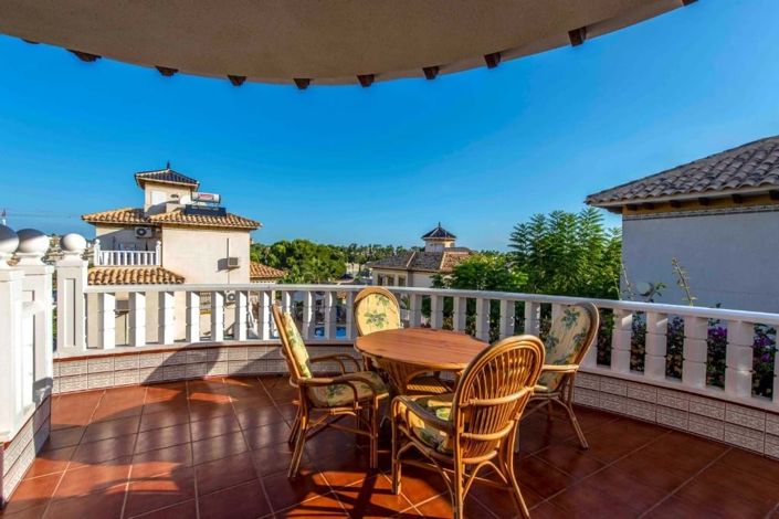 Image No.2-3 Bed Villa for sale