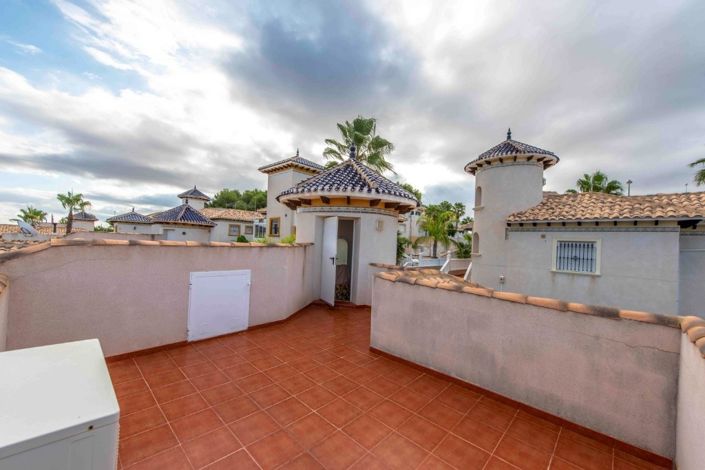 Image No.21-3 Bed Villa for sale