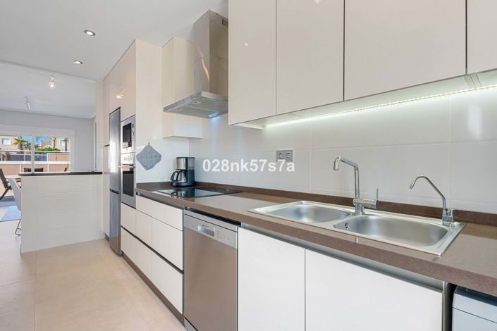 Image No.14-3 Bed Townhouse for sale