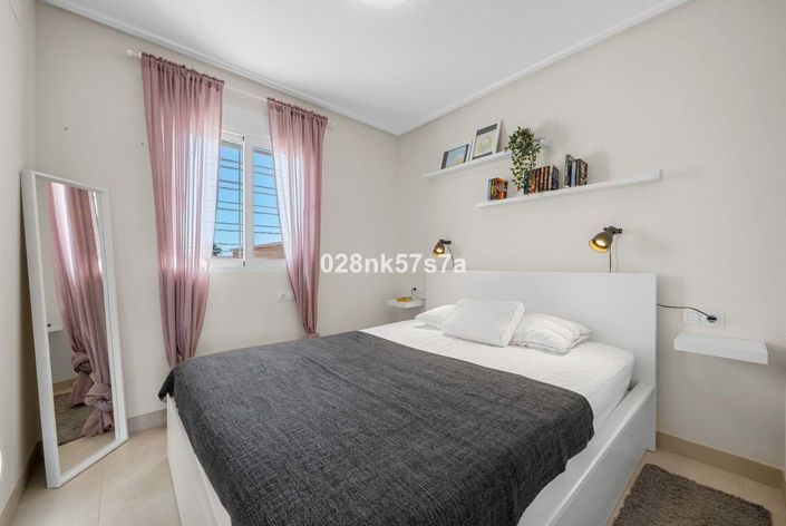 Image No.15-3 Bed Townhouse for sale