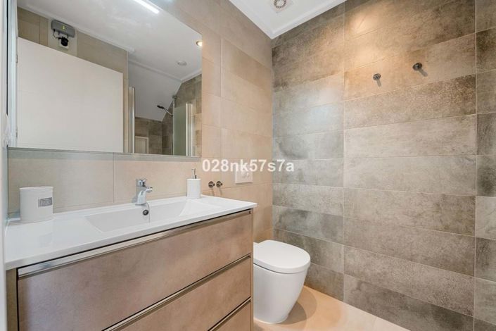 Image No.17-3 Bed Townhouse for sale