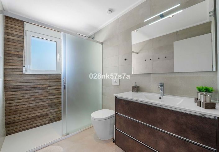 Image No.24-3 Bed Townhouse for sale