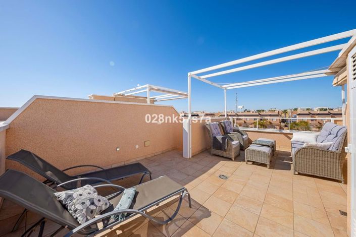 Image No.26-3 Bed Townhouse for sale