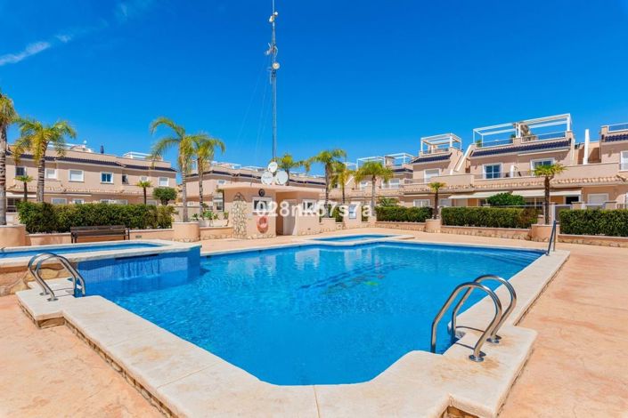 Image No.40-3 Bed Townhouse for sale