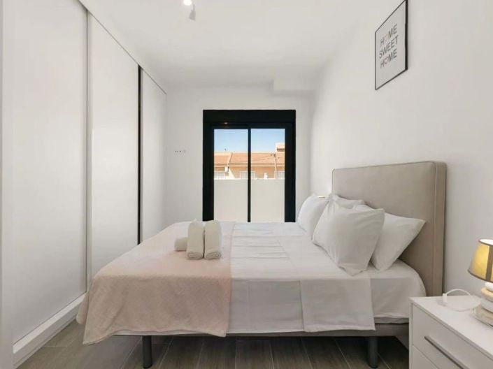 Image No.9-3 Bed Townhouse for sale