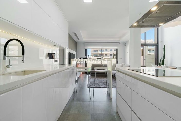 Image No.8-3 Bed Villa for sale