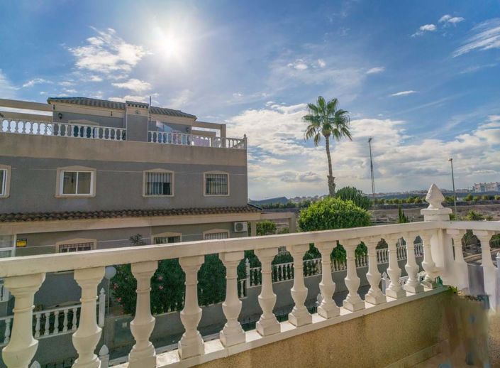 Image No.16-3 Bed Townhouse for sale