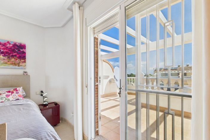 Image No.29-3 Bed Villa for sale