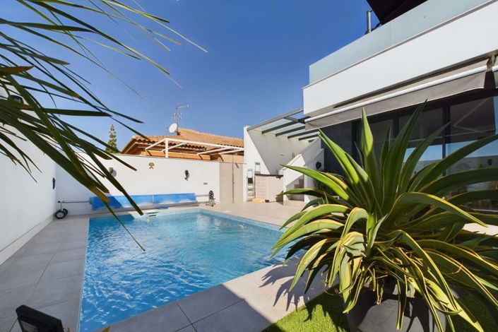 Image No.11-3 Bed Villa for sale