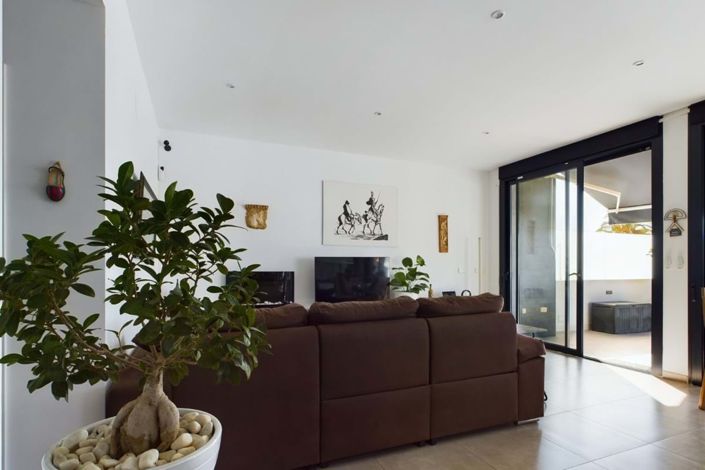 Image No.15-3 Bed Villa for sale