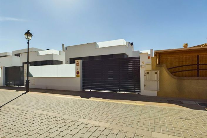 Image No.37-3 Bed Villa for sale