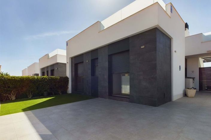 Image No.38-3 Bed Villa for sale