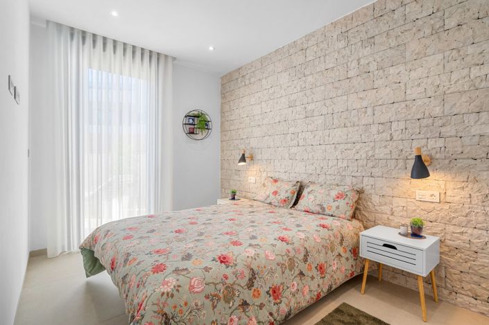 Image No.10-2 Bed Apartment for sale