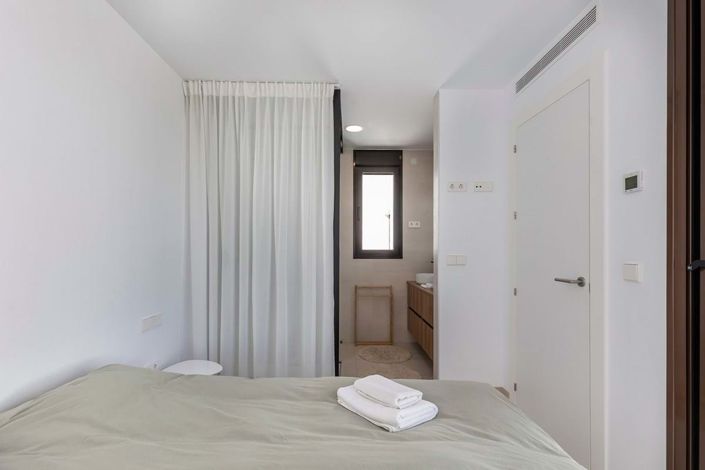 Image No.29-3 Bed Villa for sale