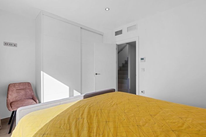 Image No.12-3 Bed Villa for sale