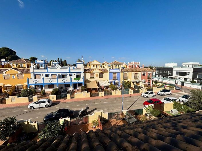 Image No.15-2 Bed Townhouse for sale