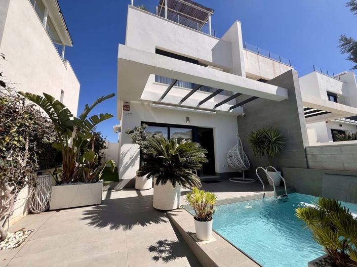 Image No.3-3 Bed Townhouse for sale