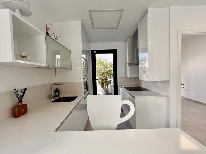 Image No.5-3 Bed Townhouse for sale