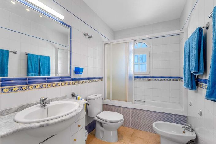 Image No.15-2 Bed Townhouse for sale