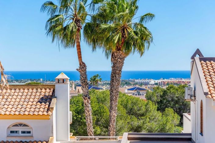 Image No.26-2 Bed Townhouse for sale