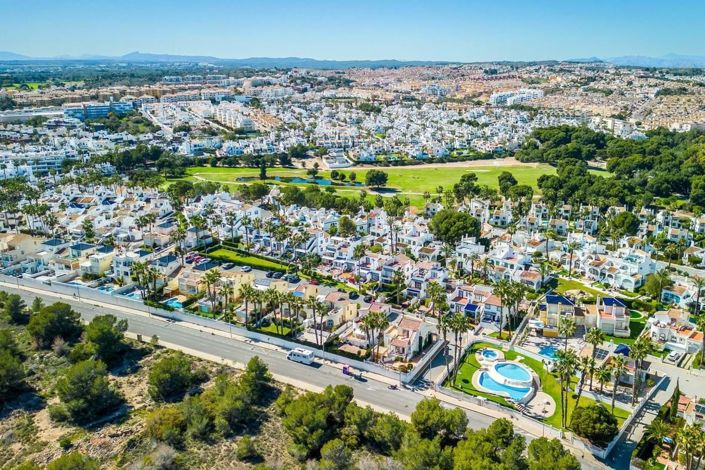 Image No.36-2 Bed Townhouse for sale