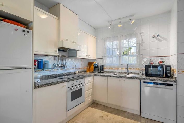 Image No.9-2 Bed Townhouse for sale