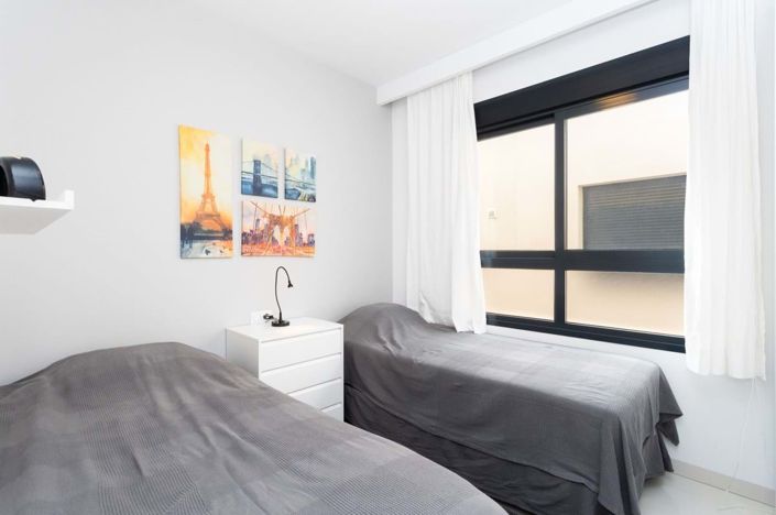 Image No.17-2 Bed Apartment for sale