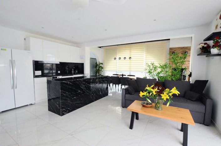 Image No.10-5 Bed Villa for sale