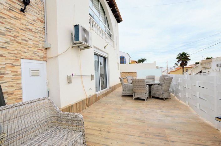 Image No.42-5 Bed Villa for sale