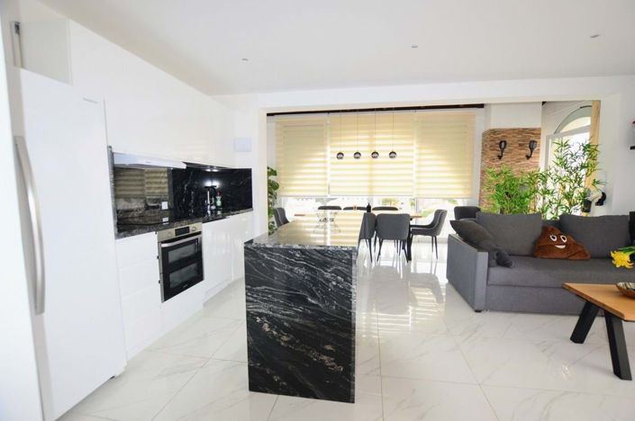 Image No.9-5 Bed Villa for sale