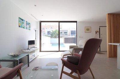 1447-532577-78d1f4f8b6655591b02d22fabb36a692d