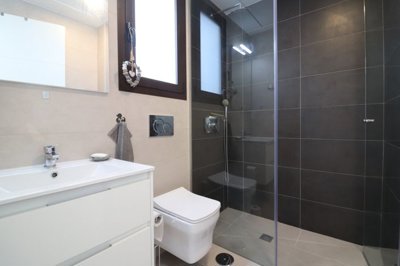 1447-532577-78d1f4f8b6655591b02d22fabb36a692d