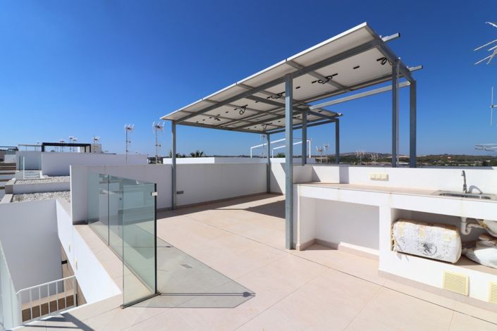 Image No.25-3 Bed Townhouse for sale