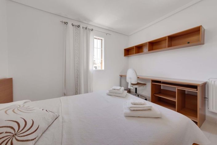 Image No.11-3 Bed Townhouse for sale