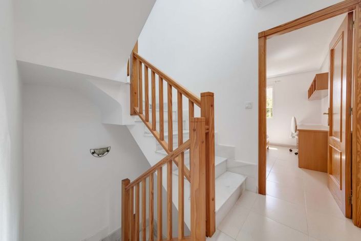 Image No.14-3 Bed Townhouse for sale