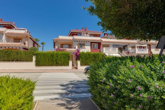 Image No.33-3 Bed Townhouse for sale