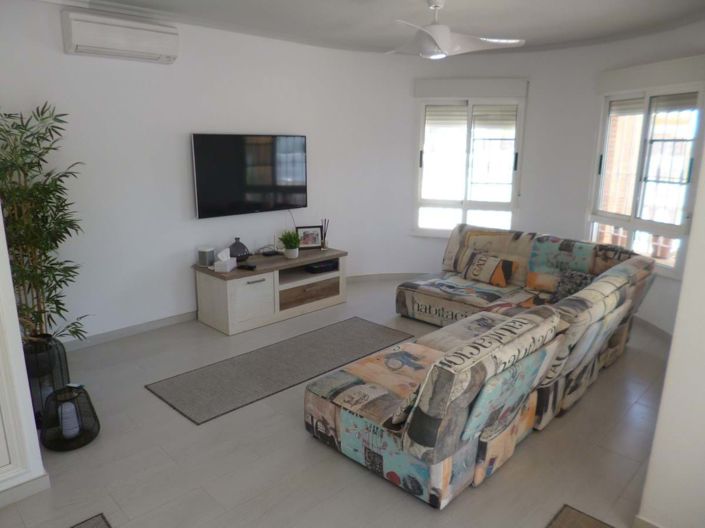 Image No.2-4 Bed Villa for sale