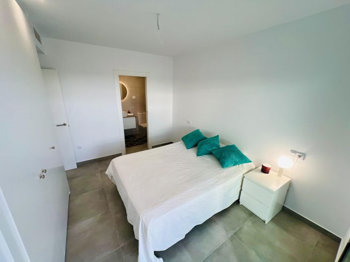 Image No.18-2 Bed Apartment for sale