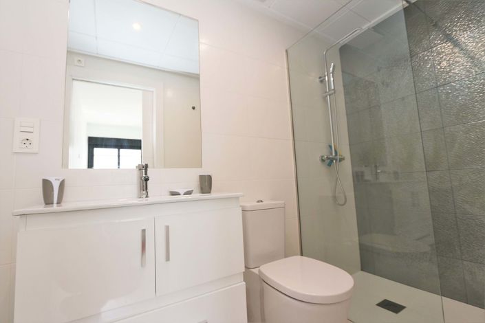 Image No.22-2 Bed Apartment for sale