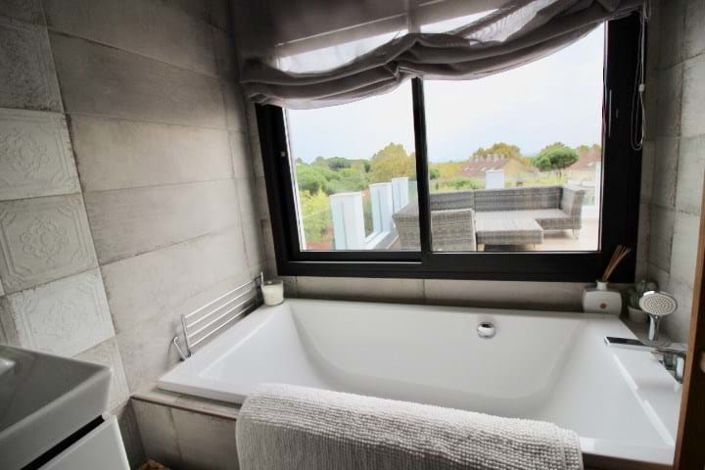 Image No.15-3 Bed Villa for sale