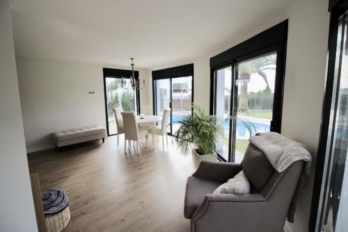 Image No.2-3 Bed Villa for sale