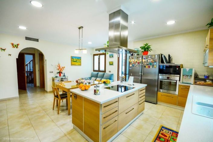 Image No.10-5 Bed Villa for sale