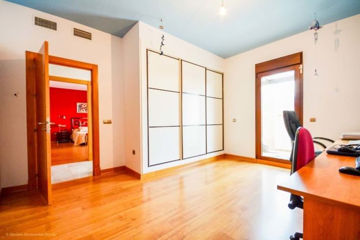 Image No.18-5 Bed Villa for sale