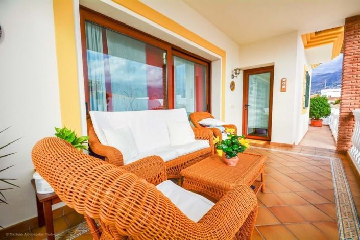 Image No.2-5 Bed Villa for sale