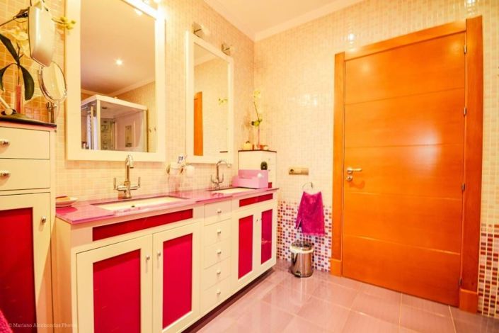 Image No.20-5 Bed Villa for sale