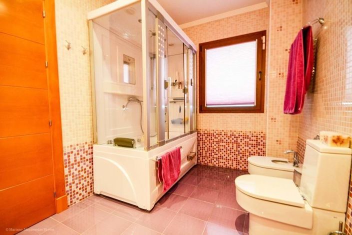 Image No.21-5 Bed Villa for sale