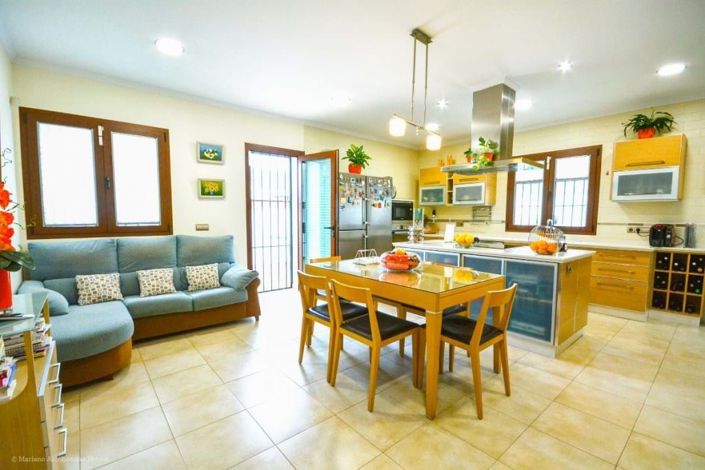 Image No.9-5 Bed Villa for sale