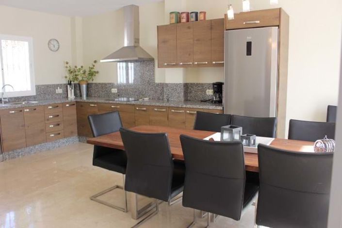 Image No.3-4 Bed Villa for sale